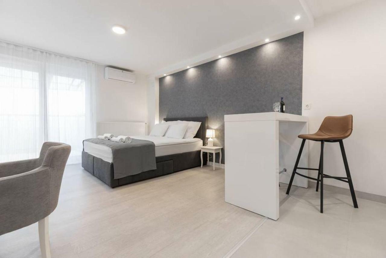 Апартаменты Penthouse "Sky 17" S Balkonom I Besplatnim Parkingom Загреб Экстерьер фото