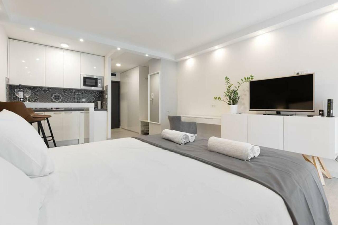 Апартаменты Penthouse "Sky 17" S Balkonom I Besplatnim Parkingom Загреб Экстерьер фото
